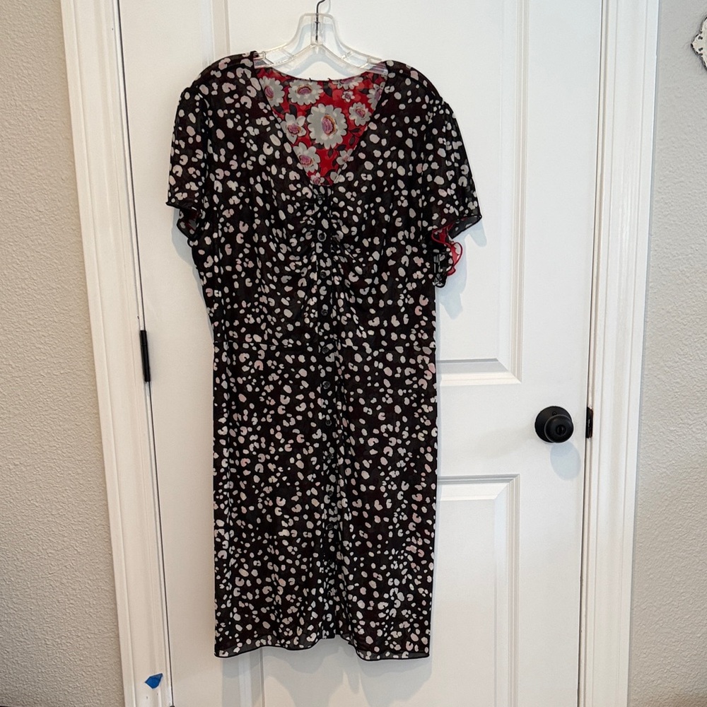 Chic Red and White Floral Midi Dress